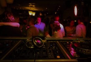 headphones-in-dj-table-in-a-party
